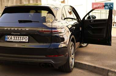 Внедорожник / Кроссовер Porsche Cayenne 2018 в 