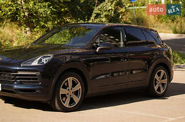 Внедорожник / Кроссовер Porsche Cayenne 2018 в 