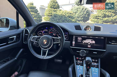Внедорожник / Кроссовер Porsche Cayenne 2019 в 