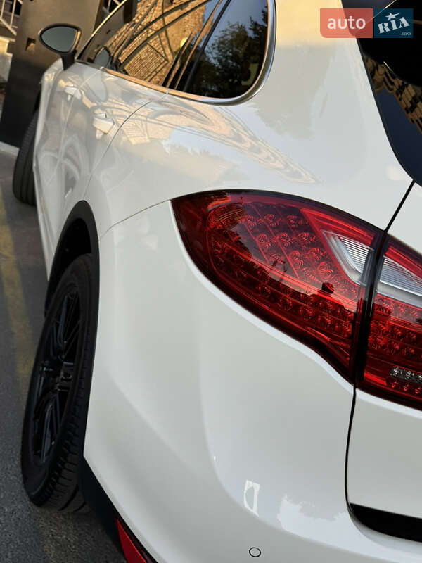 Внедорожник / Кроссовер Porsche Cayenne 2011 в Днепре
