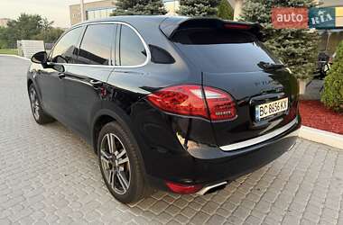 Внедорожник / Кроссовер Porsche Cayenne 2010 в 
