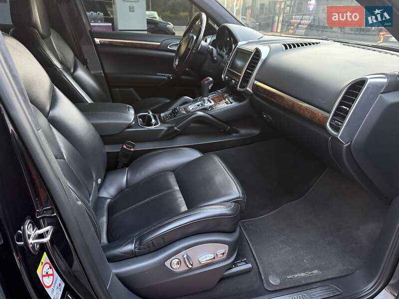 Внедорожник / Кроссовер Porsche Cayenne 2010 в Львове фото 18 Внедорожник / Кроссовер Porsche Cayenne 2010 в Львове
