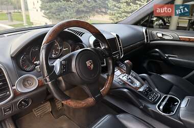Внедорожник / Кроссовер Porsche Cayenne 2010 в 