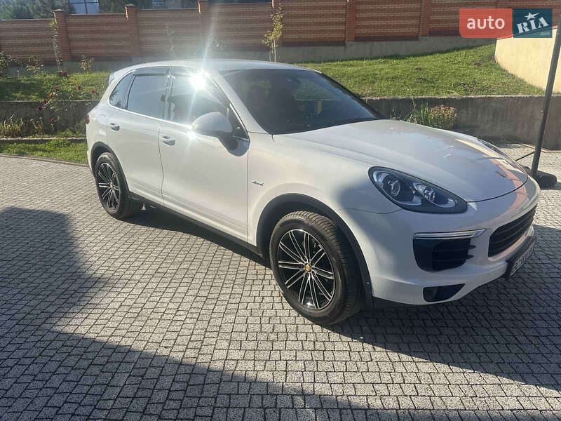 Внедорожник / Кроссовер Porsche Cayenne 2016 в Львове