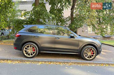 Внедорожник / Кроссовер Porsche Cayenne 2010 в 