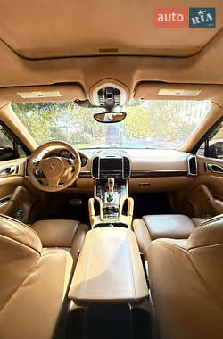 Внедорожник / Кроссовер Porsche Cayenne 2010 в 