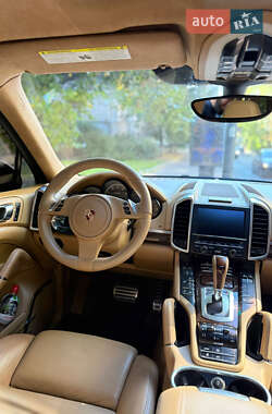 Внедорожник / Кроссовер Porsche Cayenne 2010 в 