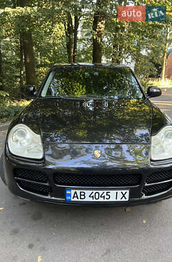 Внедорожник / Кроссовер Porsche Cayenne 2004 в 