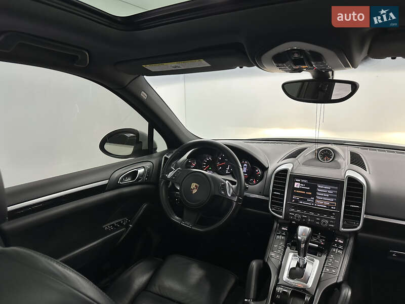 Позашляховик / Кросовер Porsche Cayenne 2013 в Одесі