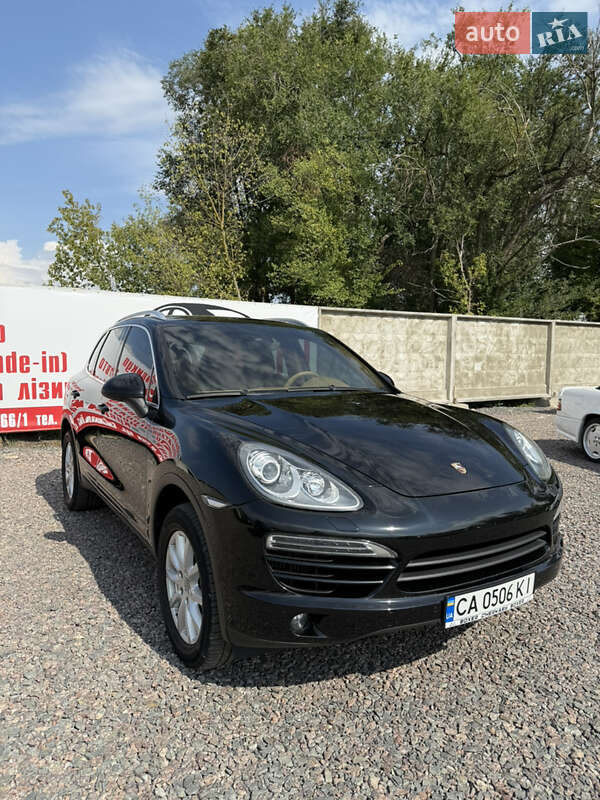 Позашляховик / Кросовер Porsche Cayenne 2011 в 