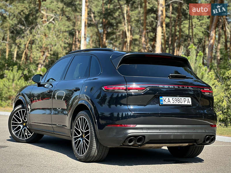 Позашляховик / Кросовер Porsche Cayenne 2019 в Києві