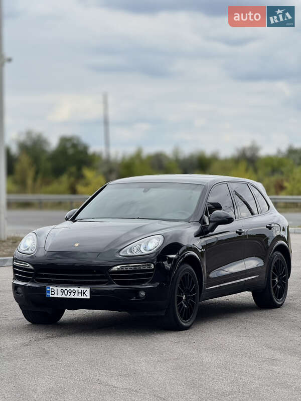 Внедорожник / Кроссовер Porsche Cayenne 2012 в 