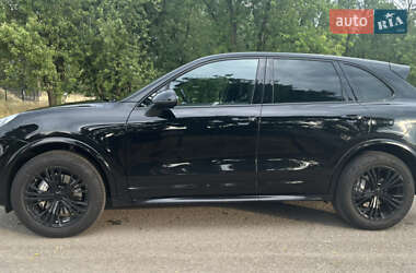Внедорожник / Кроссовер Porsche Cayenne 2015 в 