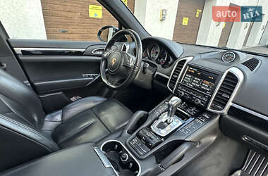 Внедорожник / Кроссовер Porsche Cayenne 2014 в 