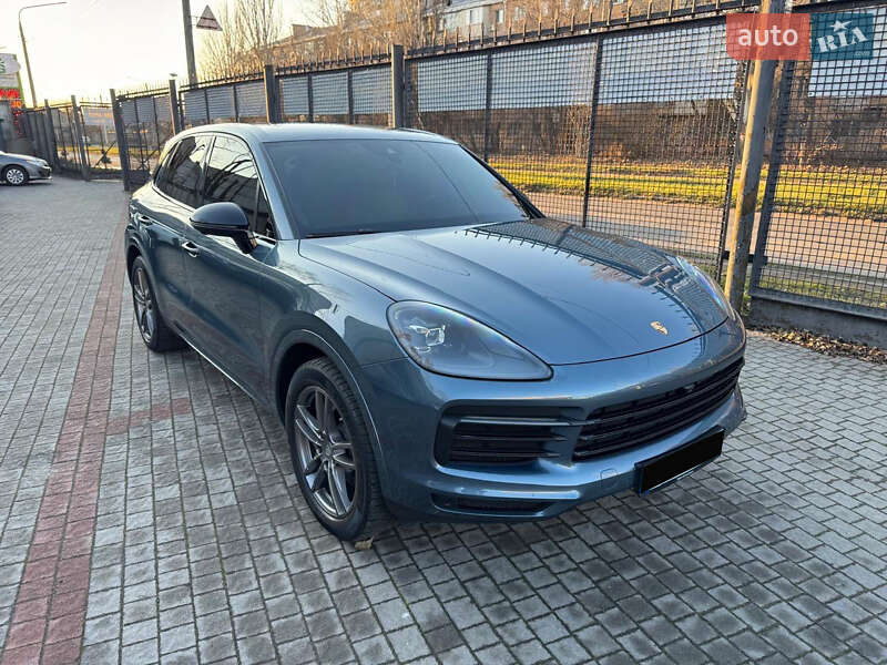 Позашляховик / Кросовер Porsche Cayenne 2018 в 