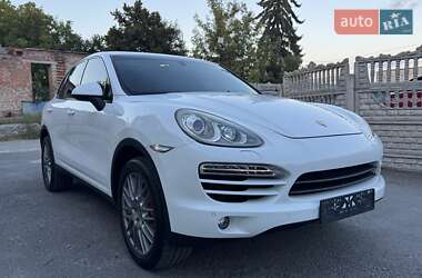 Позашляховик / Кросовер Porsche Cayenne 2014 в 