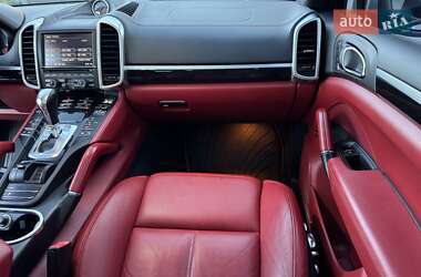 Позашляховик / Кросовер Porsche Cayenne 2014 в 