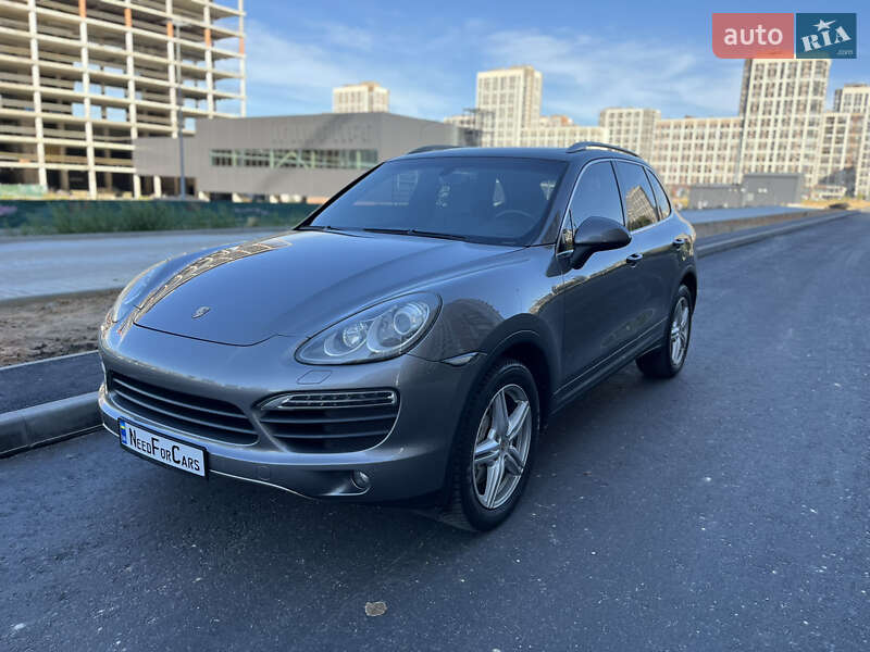 Внедорожник / Кроссовер Porsche Cayenne 2010 в 
