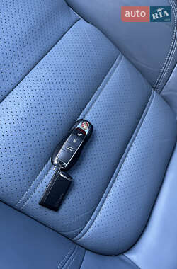 Внедорожник / Кроссовер Porsche Cayenne 2010 в 
