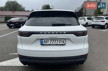 Позашляховик / Кросовер Porsche Cayenne 2021 в 