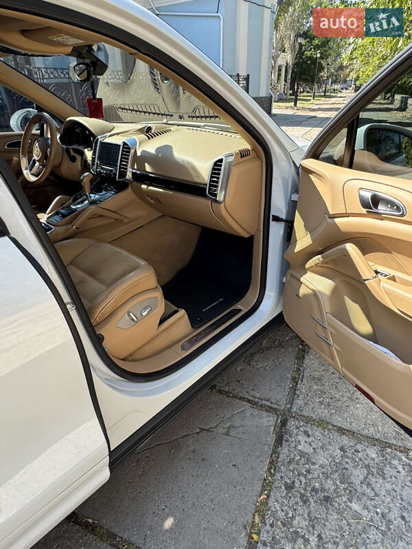 Внедорожник / Кроссовер Porsche Cayenne 2016 в Николаеве фото 15 Внедорожник / Кроссовер Porsche Cayenne 2016 в Николаеве