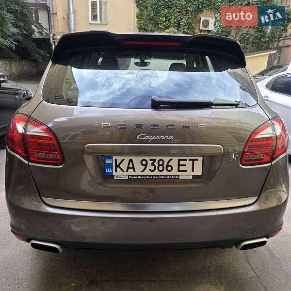 Внедорожник / Кроссовер Porsche Cayenne 2012 в Киеве