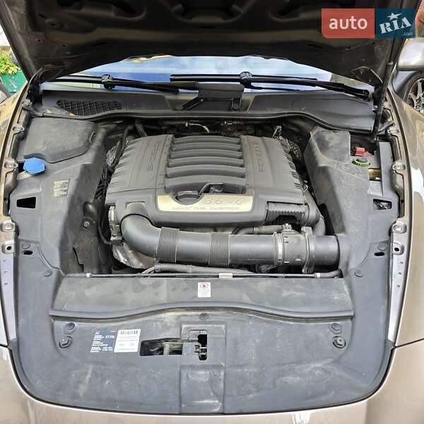 Внедорожник / Кроссовер Porsche Cayenne 2012 в Киеве