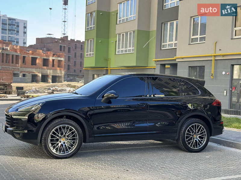 Внедорожник / Кроссовер Porsche Cayenne 2015 в Ивано-Франковске