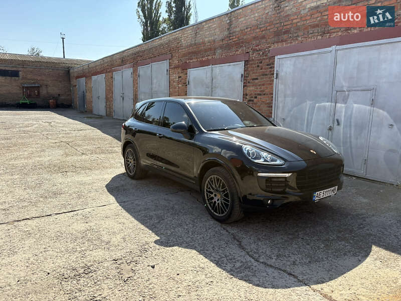 Позашляховик / Кросовер Porsche Cayenne 2017 в Дніпрі