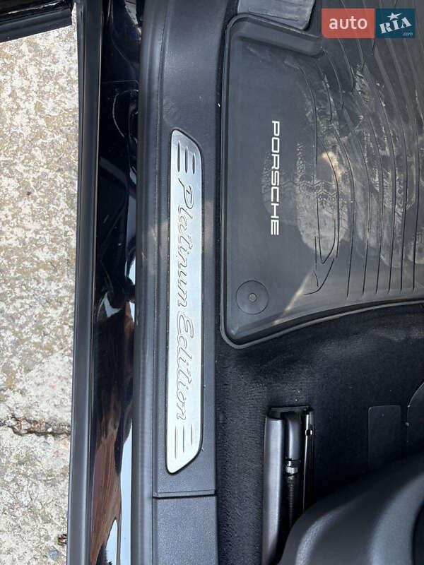 Позашляховик / Кросовер Porsche Cayenne 2017 в Дніпрі