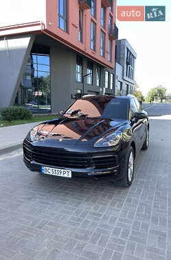 Внедорожник / Кроссовер Porsche Cayenne 2019 в 