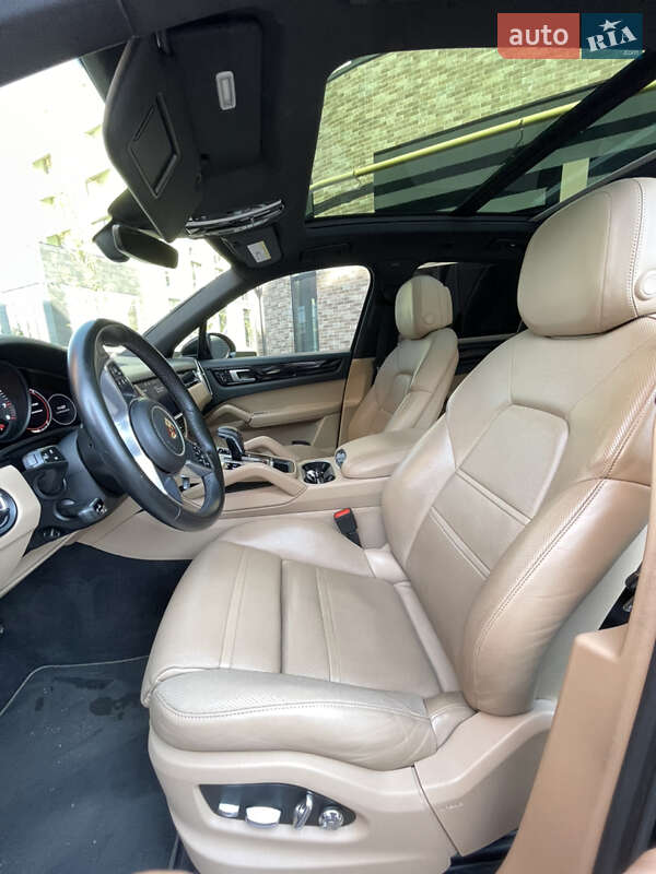 Внедорожник / Кроссовер Porsche Cayenne 2019 в Львове фото 48 Внедорожник / Кроссовер Porsche Cayenne 2019 в Львове