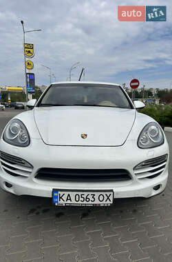 Позашляховик / Кросовер Porsche Cayenne 2013 в 