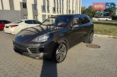 Внедорожник / Кроссовер Porsche Cayenne 2011 в 