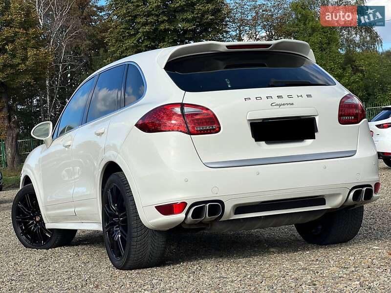 Внедорожник / Кроссовер Porsche Cayenne 2011 в Стрые