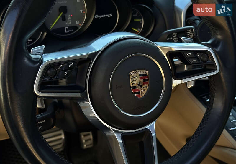 Позашляховик / Кросовер Porsche Cayenne 2017 в Львові