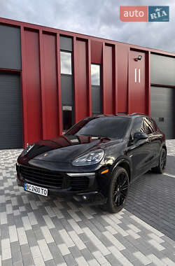 Позашляховик / Кросовер Porsche Cayenne 2017 в 