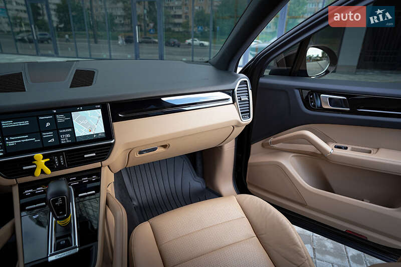 Позашляховик / Кросовер Porsche Cayenne 2019 в Дніпрі