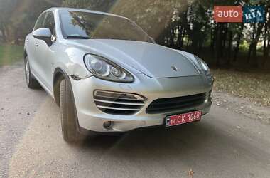 Позашляховик / Кросовер Porsche Cayenne 2012 в 