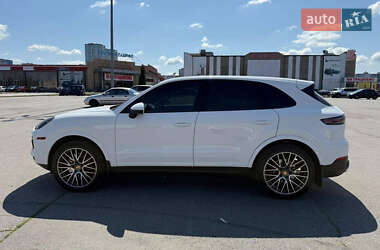 Внедорожник / Кроссовер Porsche Cayenne 2021 в 