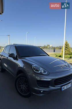 Позашляховик / Кросовер Porsche Cayenne 2015 в 