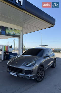 Позашляховик / Кросовер Porsche Cayenne 2015 в 