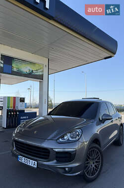 Позашляховик / Кросовер Porsche Cayenne 2015 в 