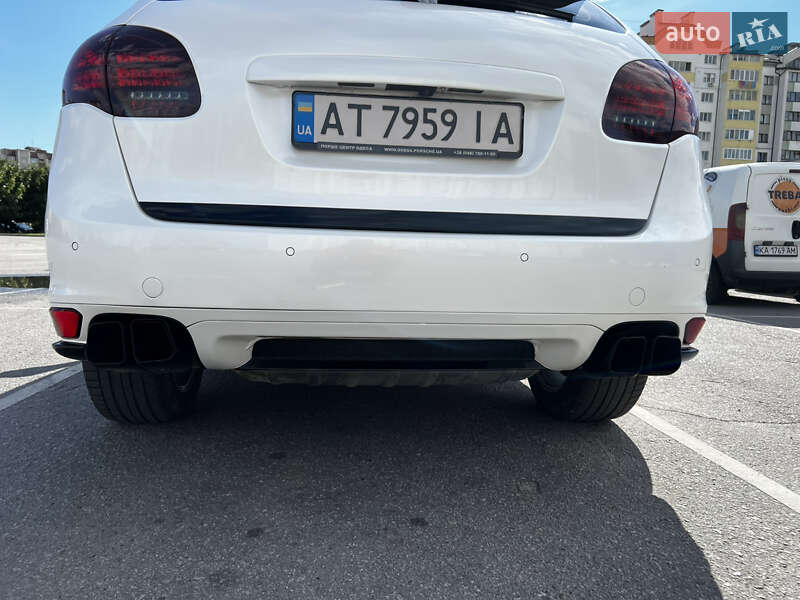 Внедорожник / Кроссовер Porsche Cayenne 2011 в Микуличине