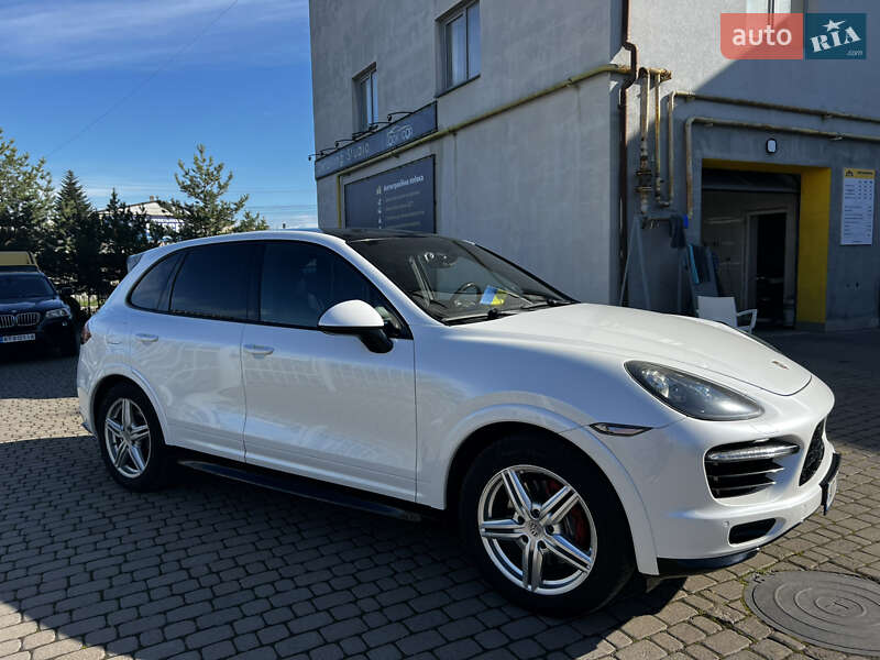 Внедорожник / Кроссовер Porsche Cayenne 2011 в Микуличине