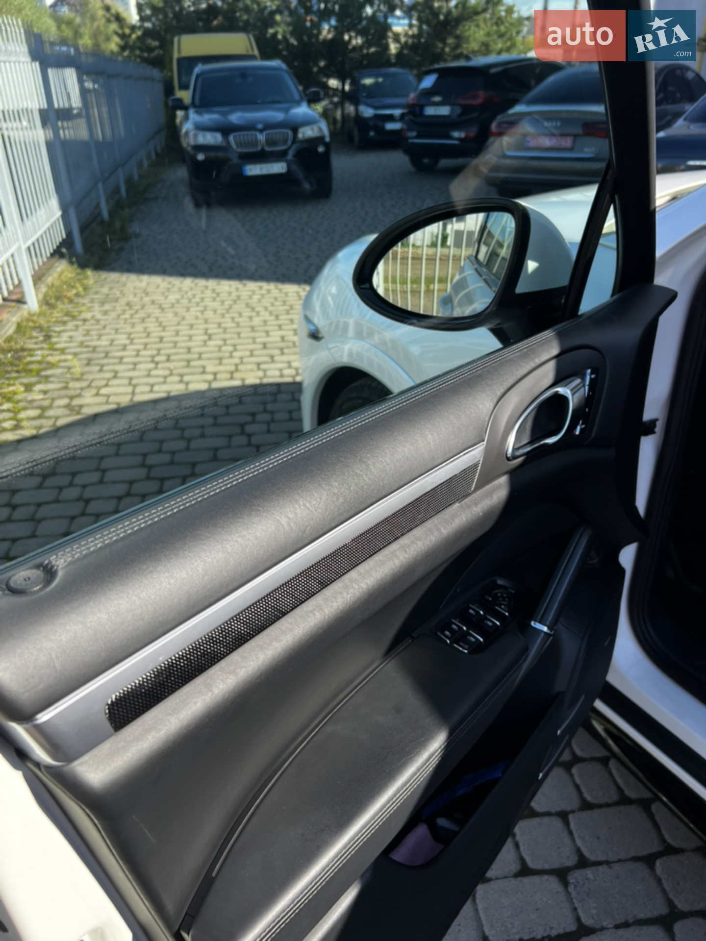 2011 Porsche Cayenne - мініатюра 25