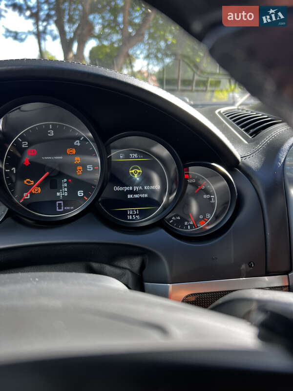 Внедорожник / Кроссовер Porsche Cayenne 2011 в Микуличине