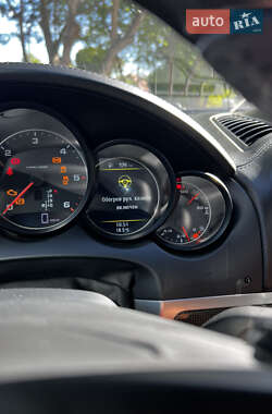 Внедорожник / Кроссовер Porsche Cayenne 2011 в 