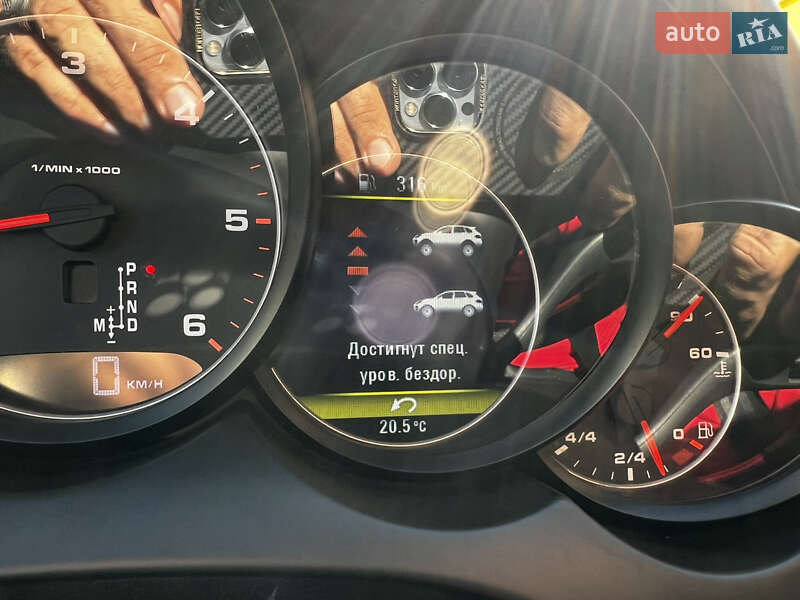 Внедорожник / Кроссовер Porsche Cayenne 2011 в Микуличине
