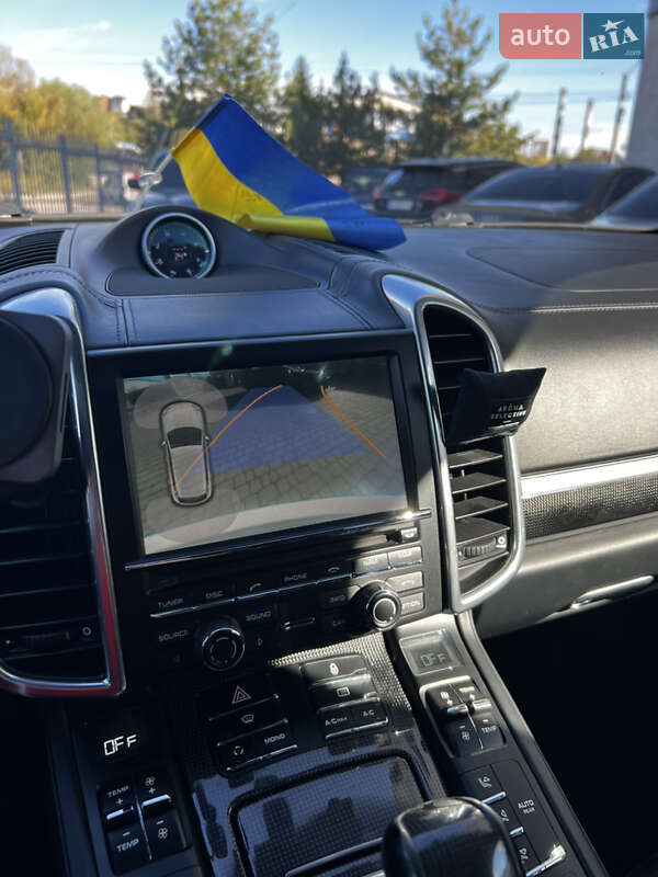 Внедорожник / Кроссовер Porsche Cayenne 2011 в Микуличине